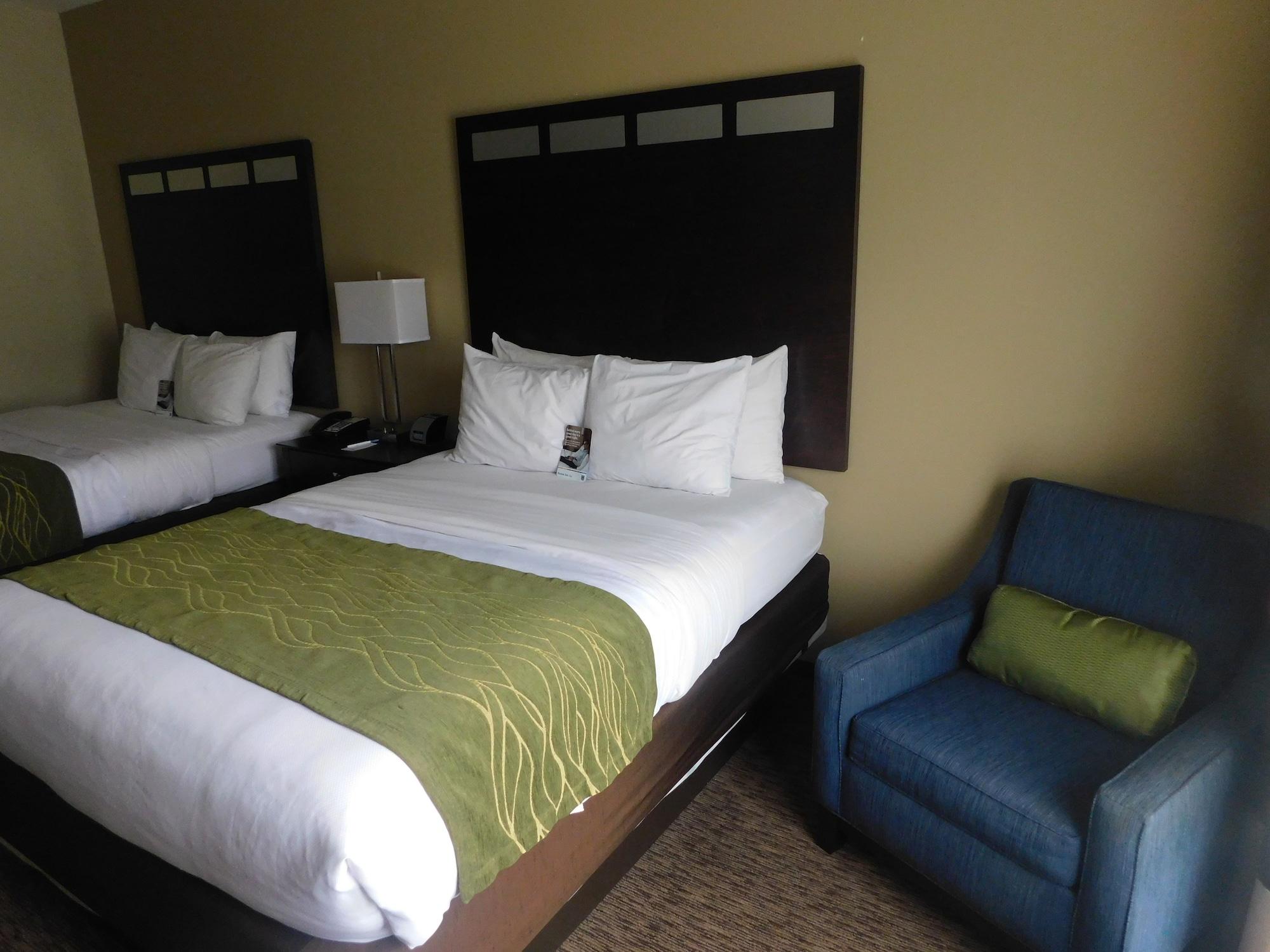 Comfort Inn St. Clairsville Exterior photo