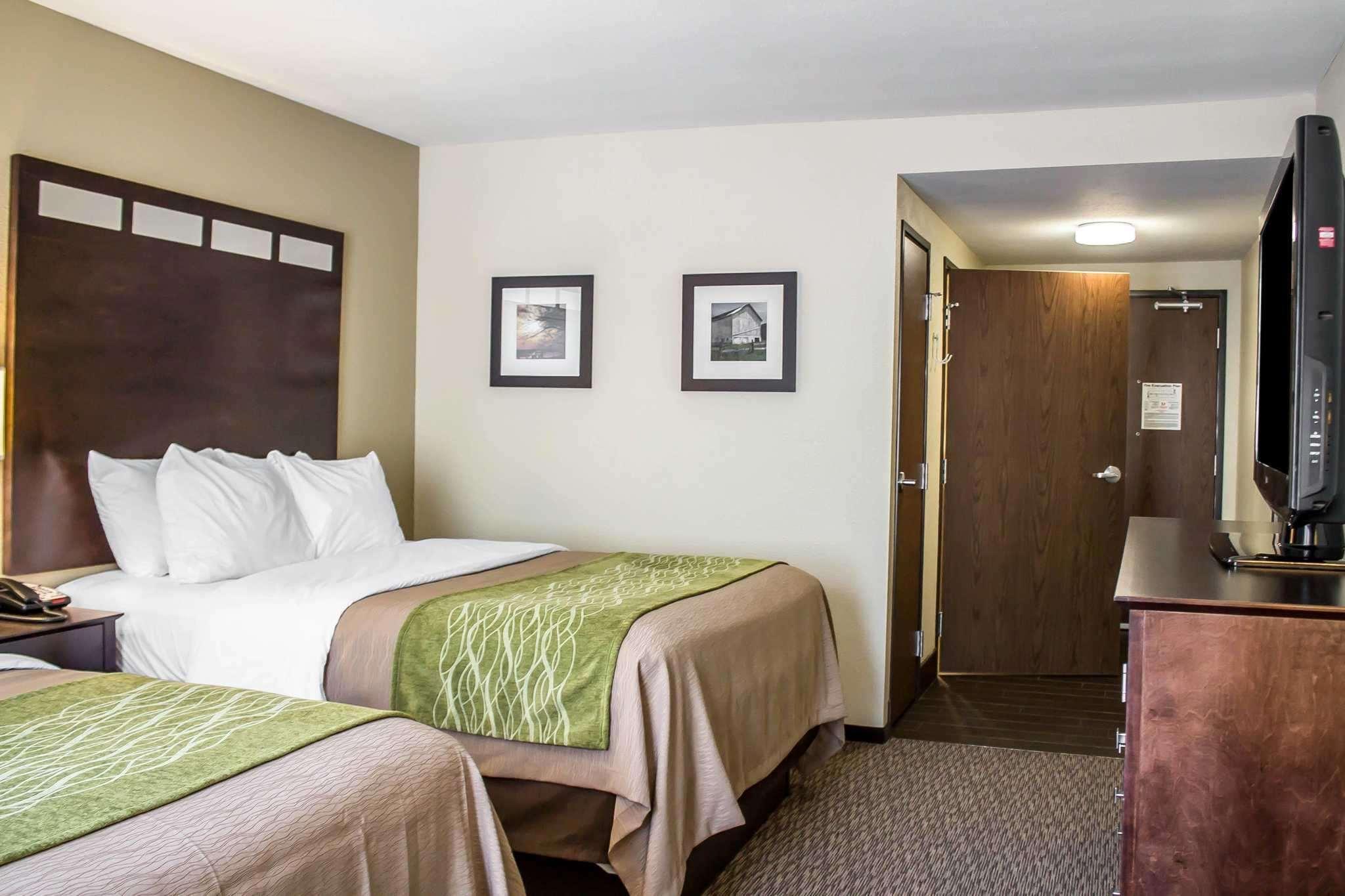 Comfort Inn St. Clairsville Exterior photo